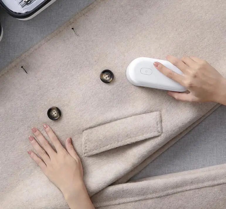 FabricFresh Pro: The Portable Lint Remover & Fabric Shaver for a Renewed Wardrobe