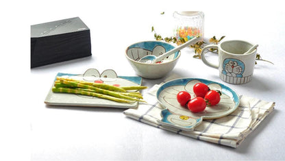 Perfect Plate: A Charming Ceramic Plate for Everyday Dining.