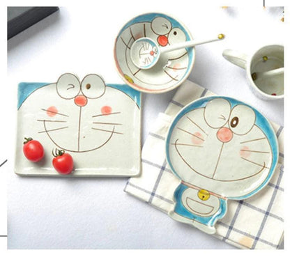 Perfect Plate: A Charming Ceramic Plate for Everyday Dining.