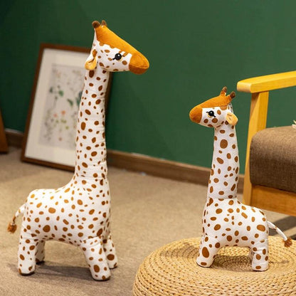 Cuddly Giraffe Pal: A Huggable Friend for Life - The Perfect Playmate