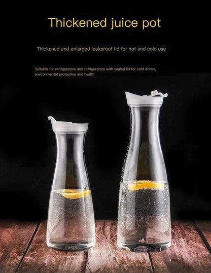 Freshness and Sophistication: The Carafe that Transforms your Table - A Timeless and Durable Item that Combines Beauty and Practicality.